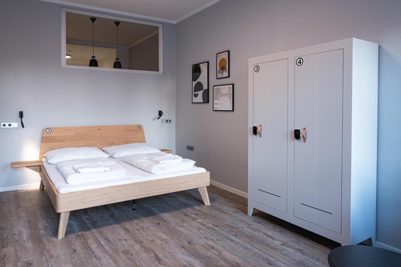 Art Hostel & Apartments Двур-Кралове-над-Лабем Екстер'єр фото