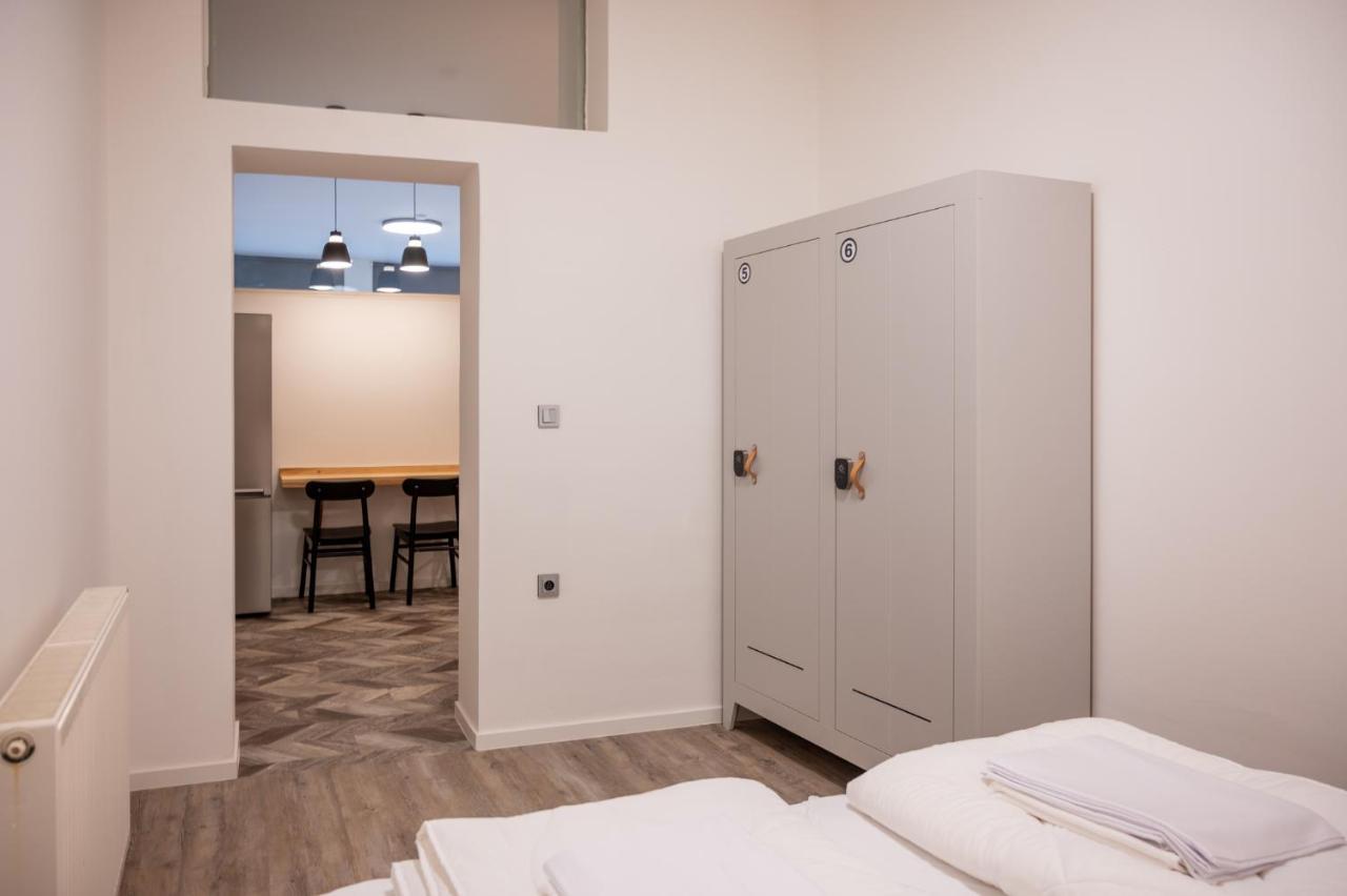 Art Hostel & Apartments Двур-Кралове-над-Лабем Екстер'єр фото